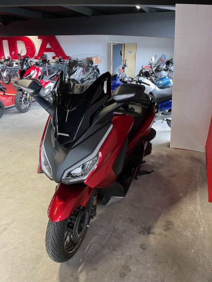 HONDA FORZA 350 - VEZIN LE COQUET