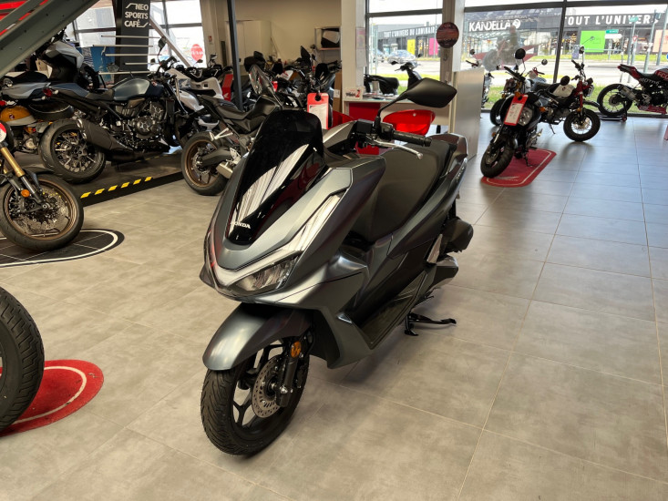 HONDA PCX 125 DX 2025 500KMS - VEZIN LE COQUET