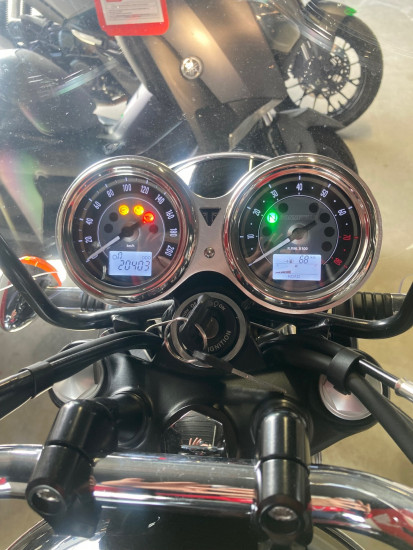 triumph bonneville t120 1200 black 2023 première main état neuf - VEZIN LE COQUET