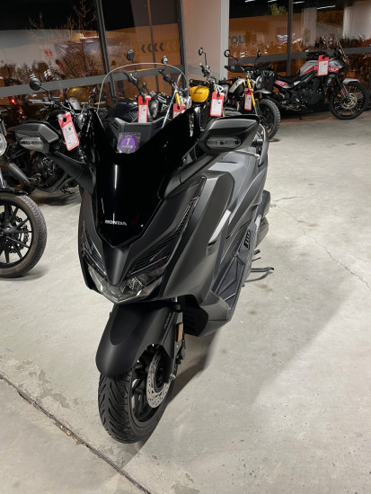 HONDA NSS 125 FORZA MODELE 2019 PREMIERE MAIN - VEZIN LE COQUET