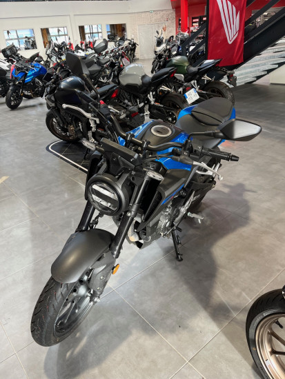 HONDA CB125R 2024 500kms - VEZIN LE COQUET