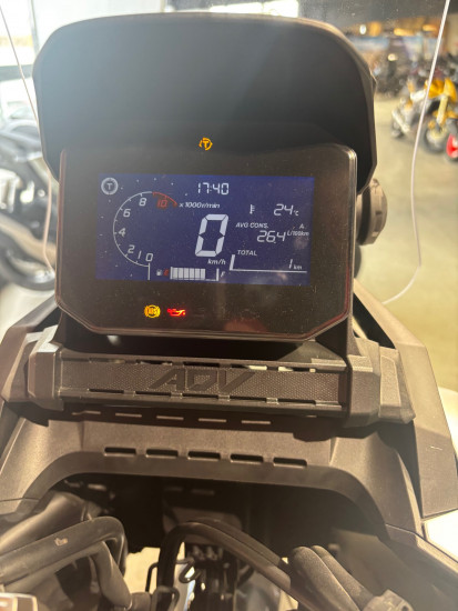 Honda ADV 350 - VEZIN LE COQUET