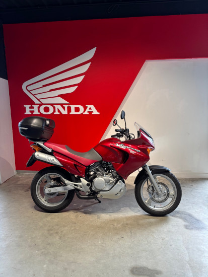 Honda VARADERO 125 - VEZIN LE COQUET
