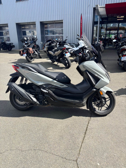 Honda Forza 350 - VEZIN LE COQUET