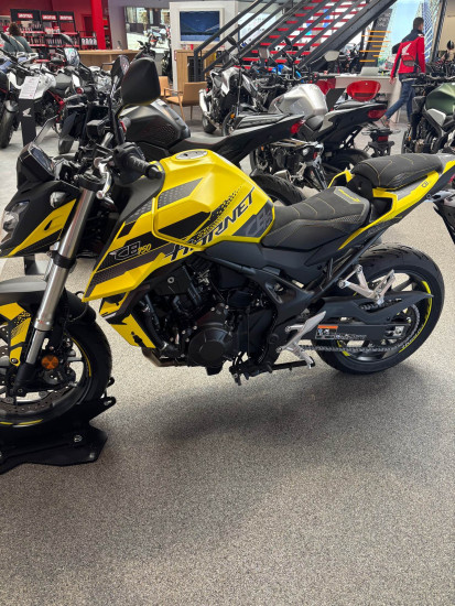 Honda Hornet 750 - VEZIN LE COQUET